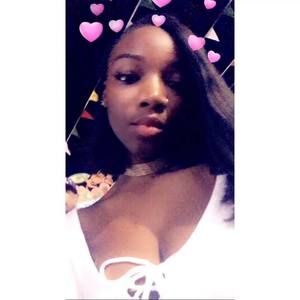 Meet your Posher, Deedee